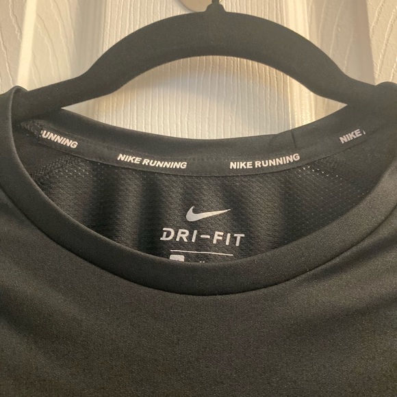 Nike Dri-Fit t-shirt - Picture 3 of 9